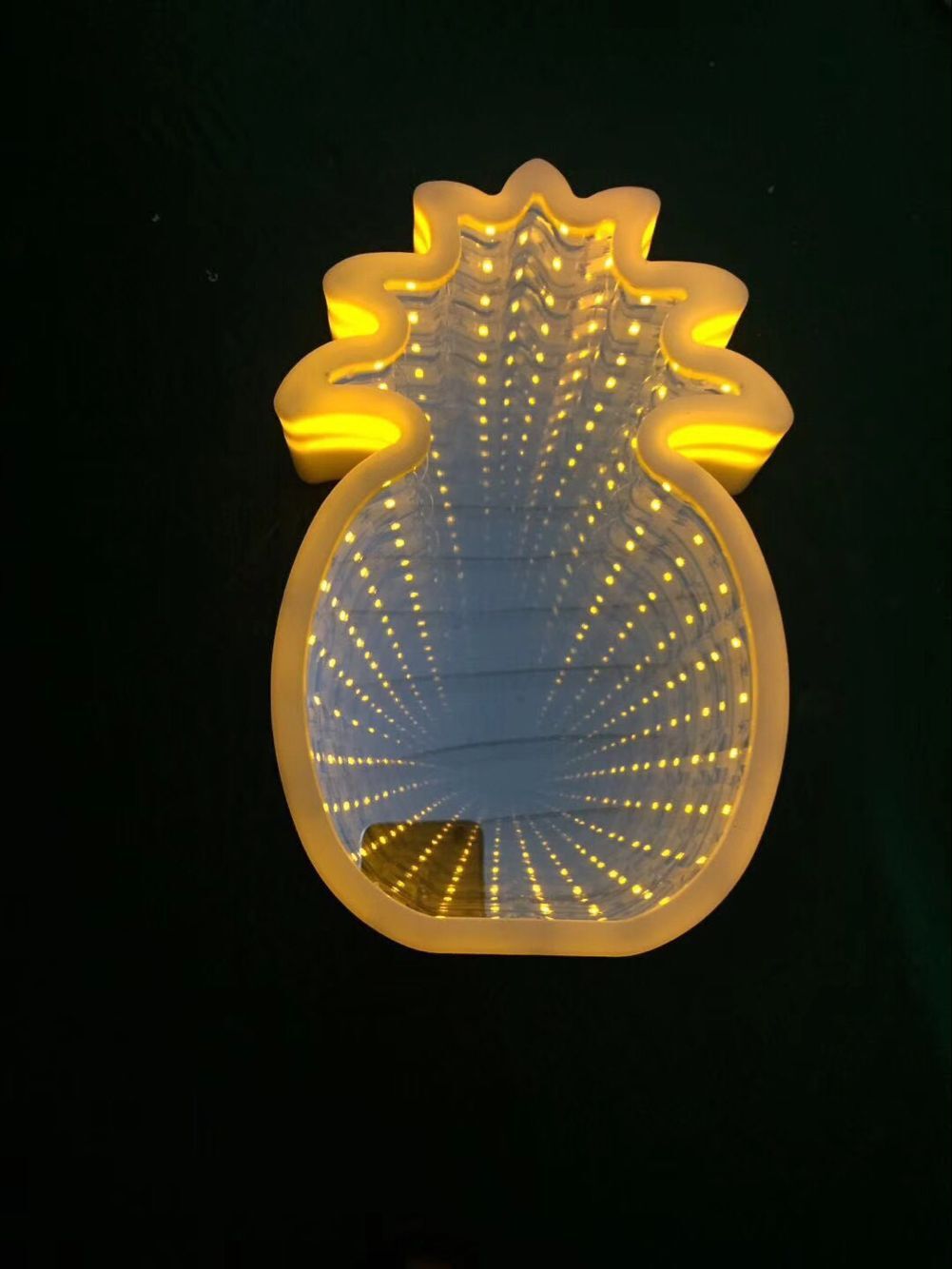 Pineapple Tunnel Lamp